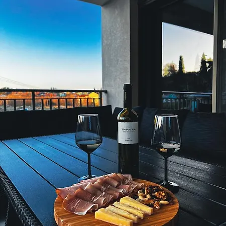 Giannel Luxury 1 Apartment *